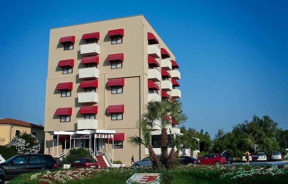 Hotel Elisabeth Due Fano Buitenkant foto